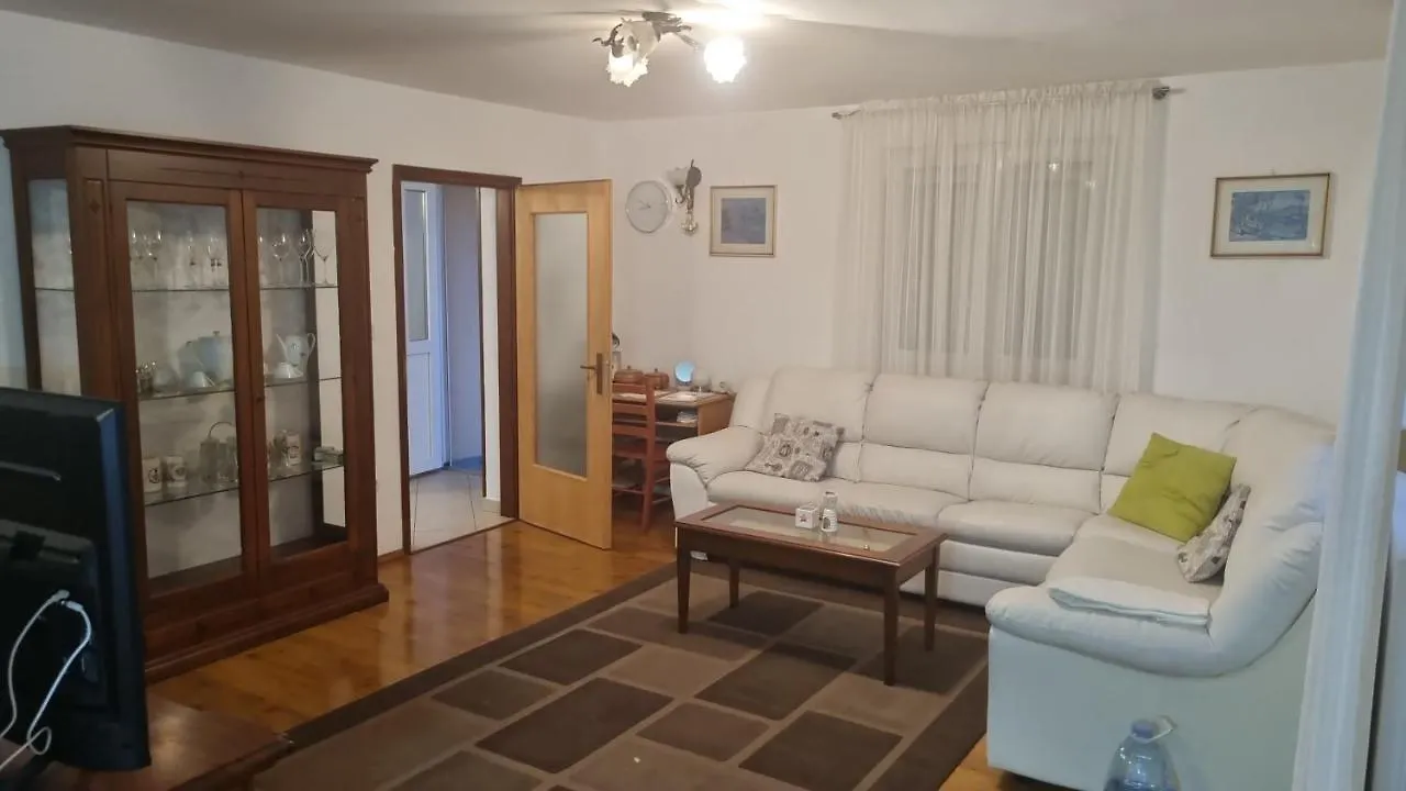 Apartments Miro Omisalj