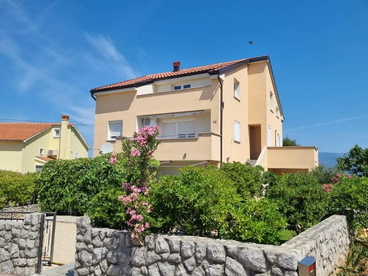 Apartments Miro Omisalj