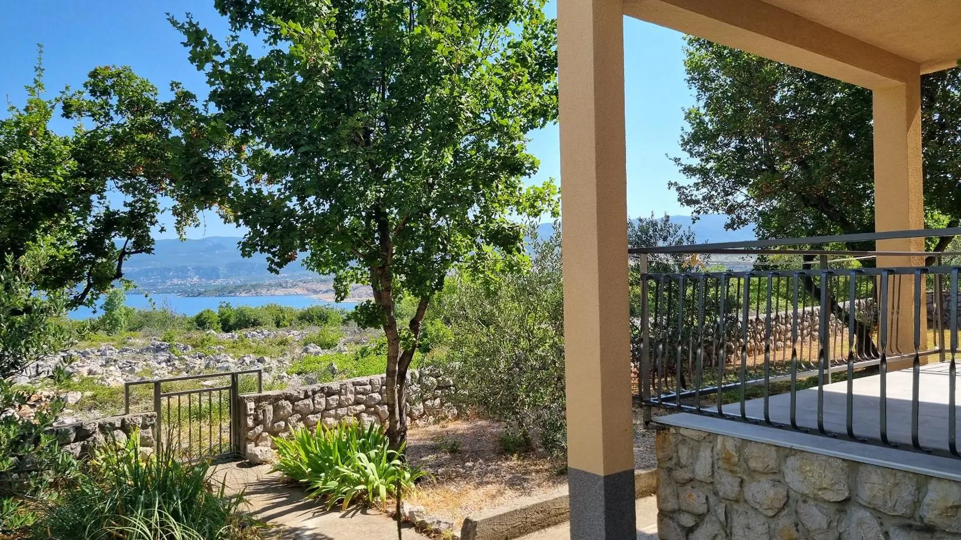 Apartments Miro Omisalj Croatia