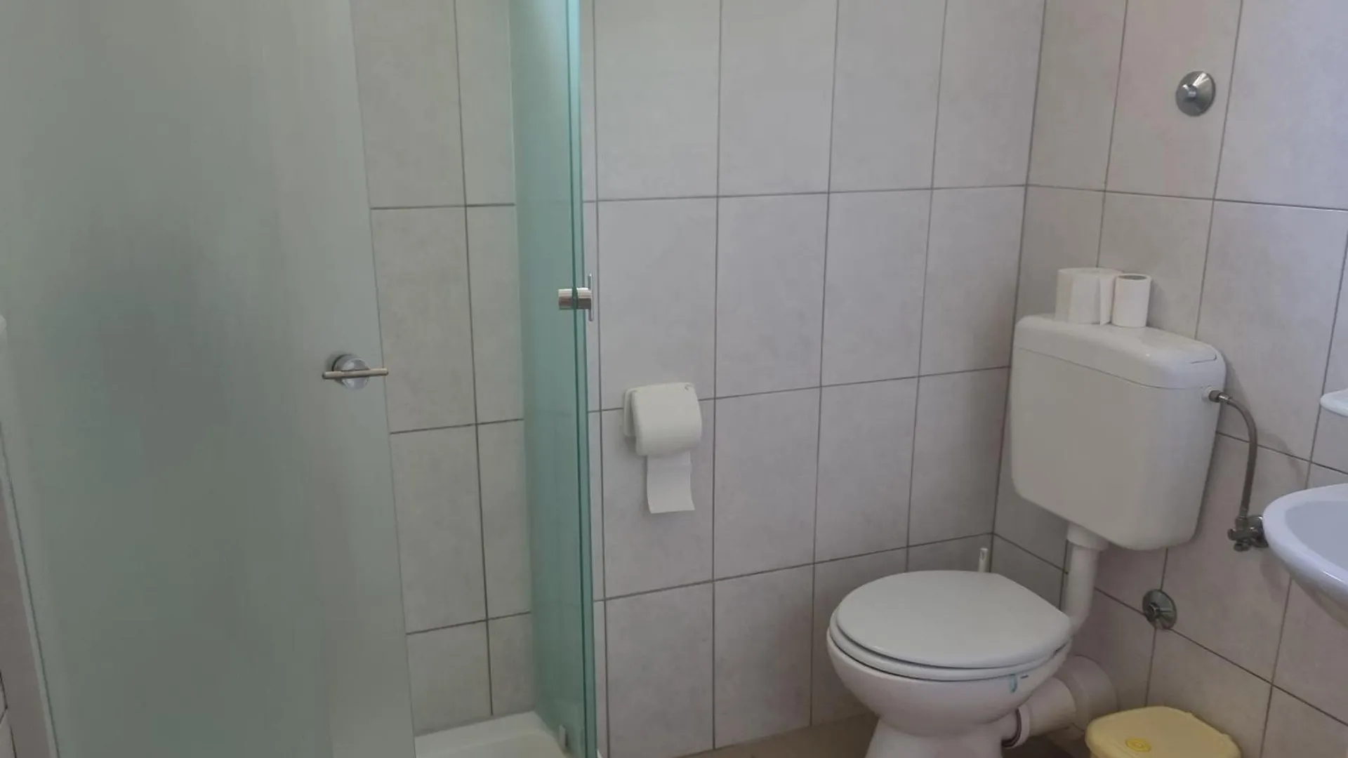 Apartments Miro Omisalj 0*,
