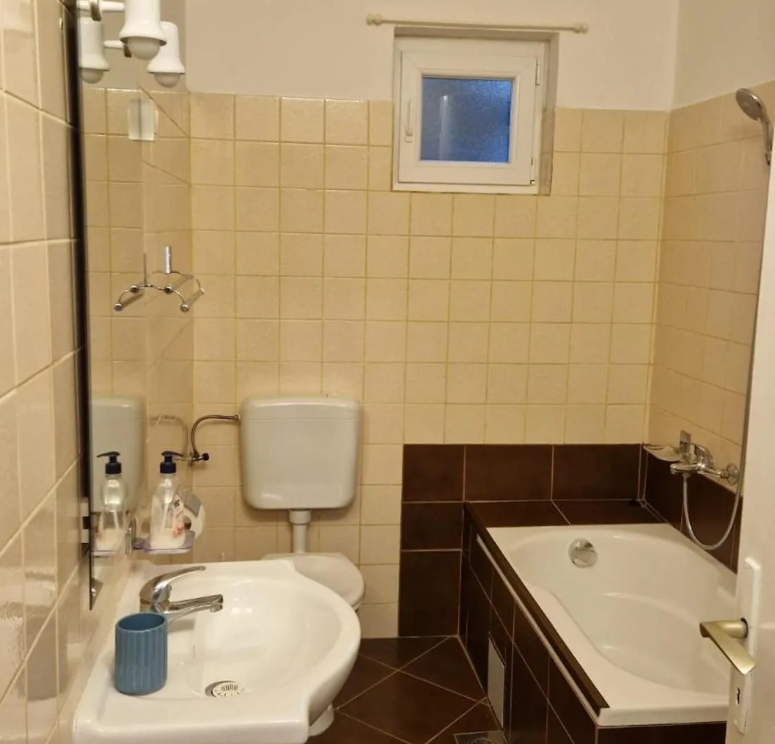 Apartments Miro Omisalj