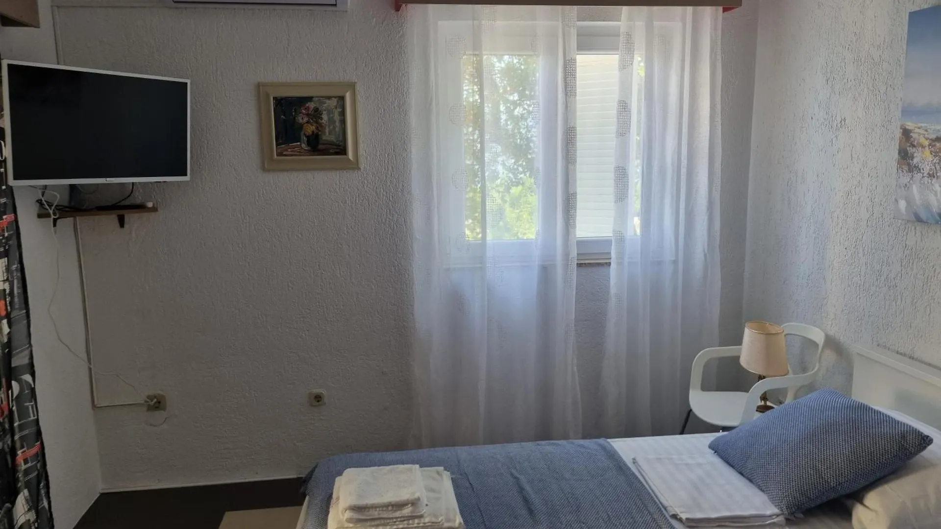 Apartments Miro Omisalj 0*,  Croatia