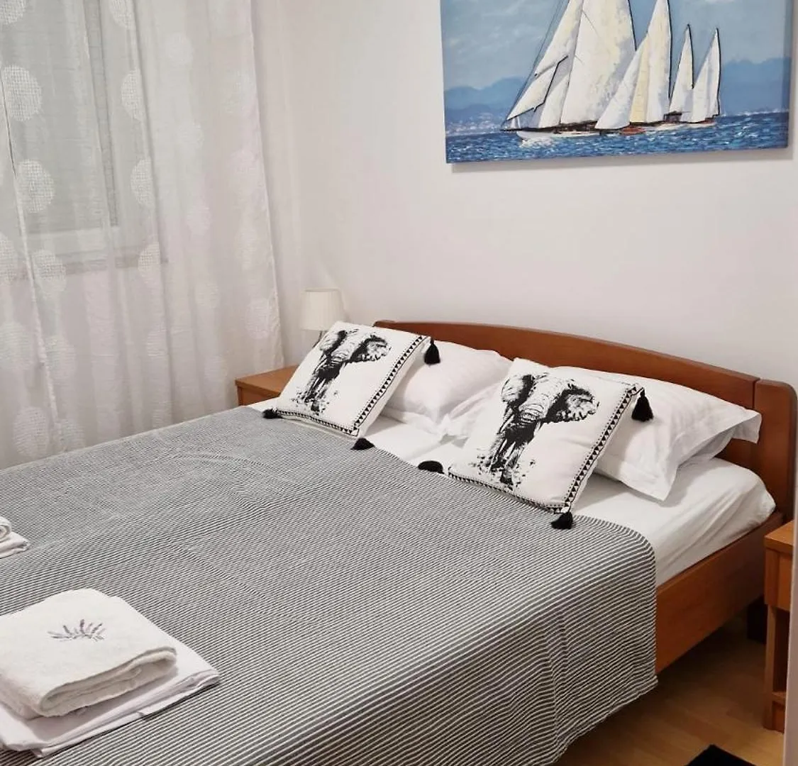Apartments Miro Omisalj 0*,  Croatia
