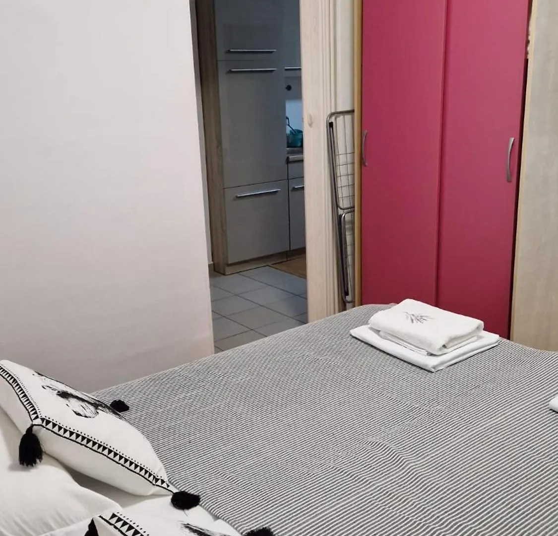 Apartments Miro Omisalj