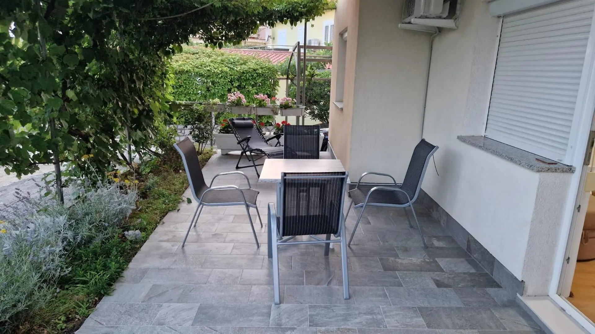 Apartments Miro Omišalj
